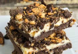 Butterfinger Cheesecake Bars