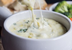 Spinach and Artichoke Fondue