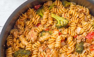 One pot pasta with sausage and broccoli - an easy all-in-one dinner!